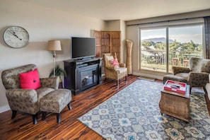 TV, fireplace, DVD player, offices