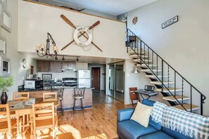 TV, fireplace, DVD player