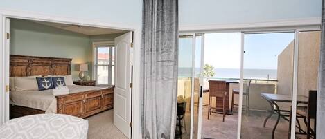 3 makuuhuonetta, silitysrauta/-lauta, ilmainen Wi-Fi, vuodevaatteet