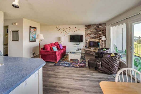 Téléviseur connecté, foyer, lecteur de DVD