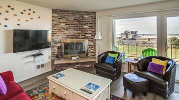 Smart TV, fireplace, DVD player