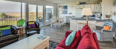 Smart TV, fireplace, DVD player