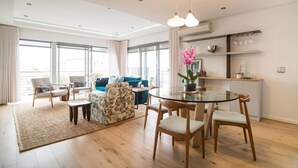 Interior - SevenOnT (Cape Town)