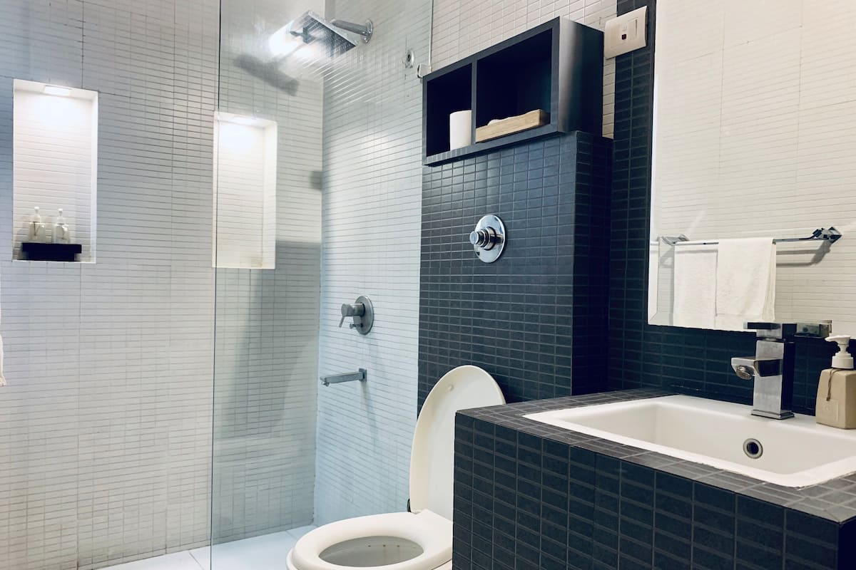 Standard Room | Bathroom