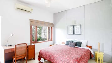 Cofres nos quartos, individualmente decorados