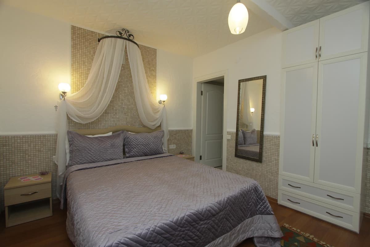 Standard Double Room | Free minibar, iron/ironing board, free cribs/infant beds, free WiFi