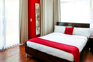 4 bedrooms, iron/ironing board, free WiFi, bed sheets - Large 4Bed/3Bath Apartment in Escazu with Pool!
 (Escazu)