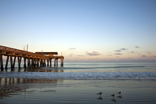 Luxury Desoto 3Br 2Ba Condo with Gorgeous Ocean View