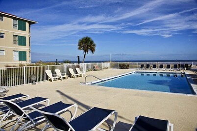 Luxury Desoto 3Br 2Ba Condo with Gorgeous Ocean View