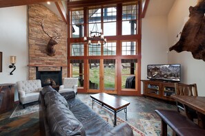 TV, fireplace, table football - Luxury Townhome - Ski in/Ski Out - Foosball - Best Location (Durango)