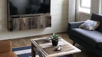 Smart-tv, pejs, stereoanlæg