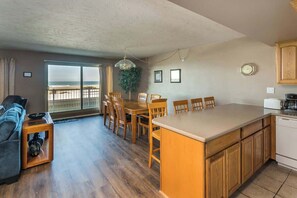 Dining - Gearhart House G622 (Gearhart)