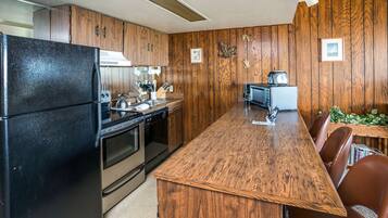 Frigorífic, microones, forn i placa de cuina