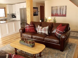 Smart TV, fireplace, DVD player, video library - Upscale Lake Home on Beautiful 915 Acre Solberg Lake, Phillips WI (Phillips)