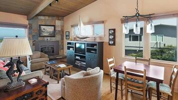 TV, fireplace
