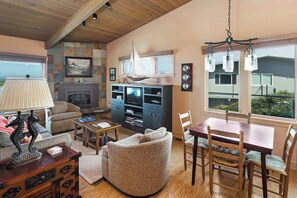 TV, fireplace
