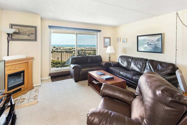 TV, fireplace, DVD player