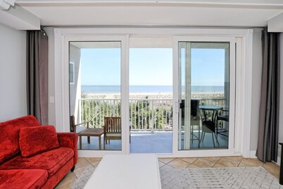 Beachfront Condo 322, Luxury 1 BR at Beachside Colony NEW POOL