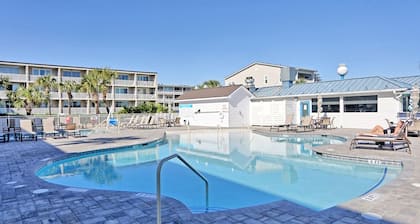 Beachfront Condo 322, Luxury 1 BR at Beachside Colony NEW POOL