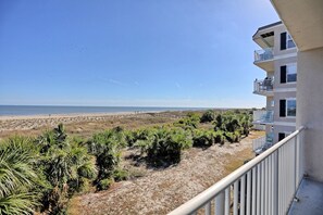 Property grounds - Beachfront Condo 322, Luxury 1 BR at Beachside Colony NEW POOL (Tybee Island)