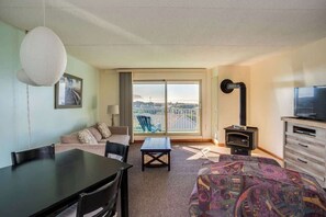 TV, fireplace, DVD player