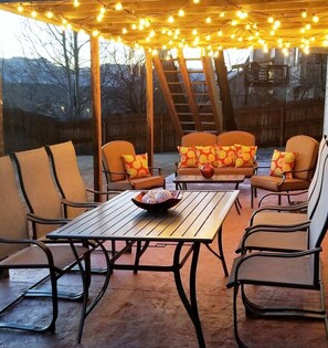 With a 6 person patio dining set, a 4 person conversational set, 2 new patio gliders,  and a 2 person glider love seats,  there is plenty of seats to entertain outdoors!  - Mountain View! Near Park and Rec Center w/ Pool! (Colorado Springs)