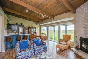 TV, fireplace, DVD player