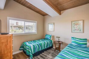 3 bedrooms, free WiFi, bed sheets