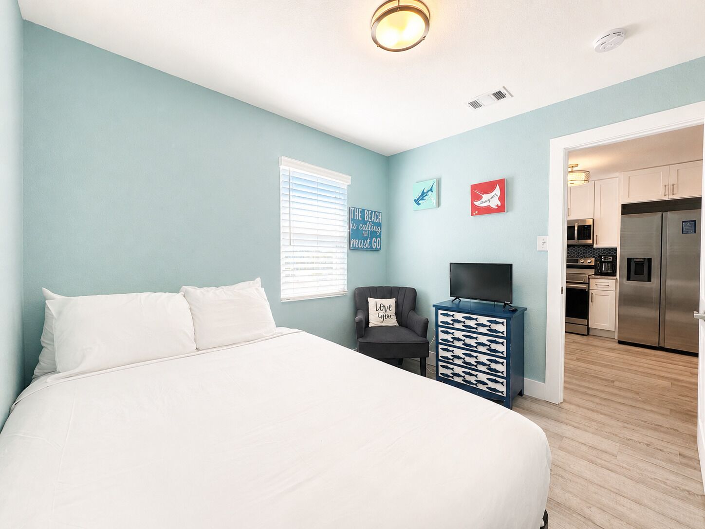 2 habitaciones, tabla de planchar con plancha, wifi y ropa de cama 