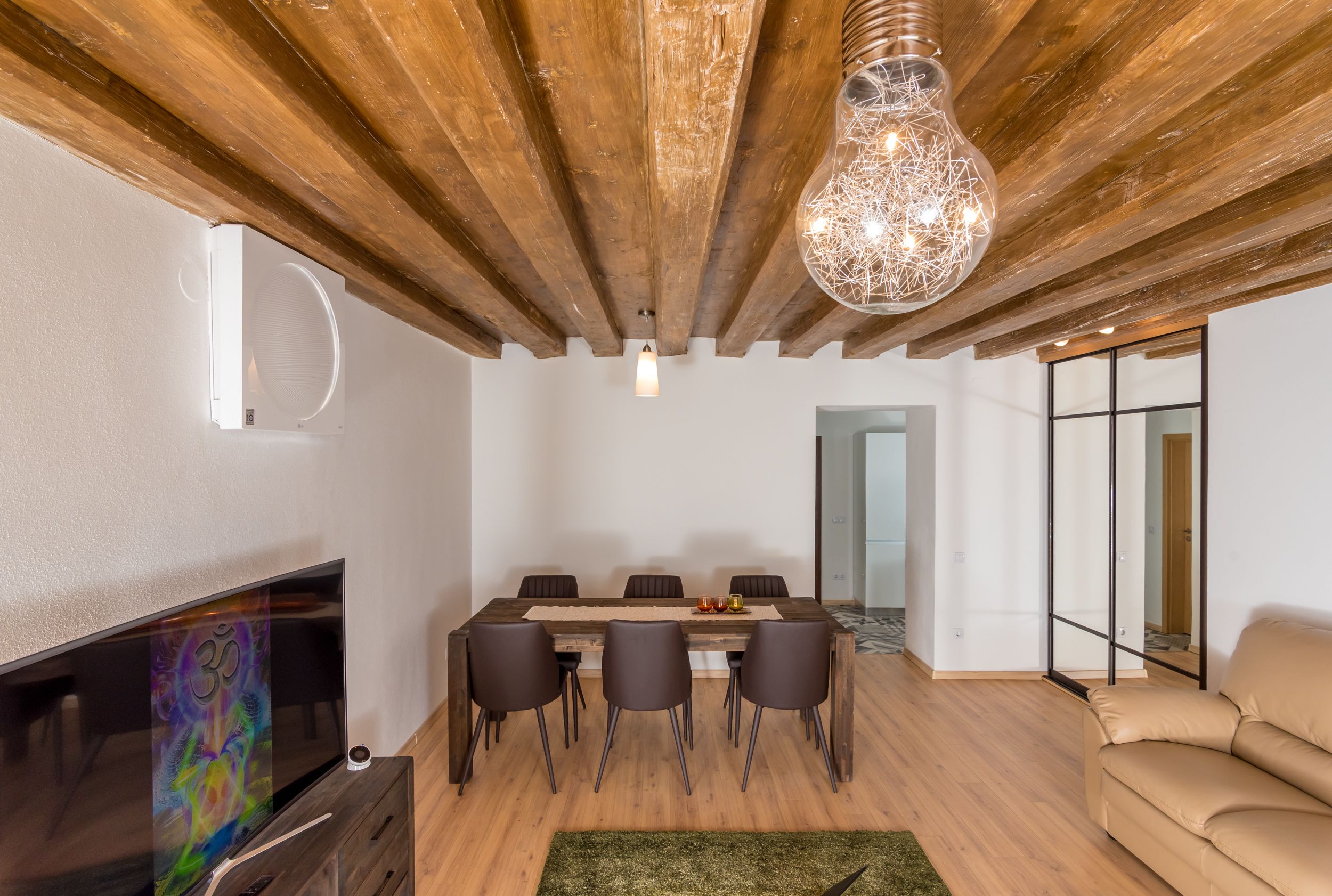 Deluxe Suite (Ana) | Living area | Smart TV