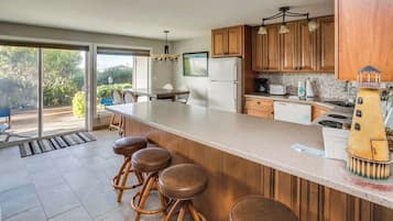 KylskÄp, mikrovÄgsugn, ugn och spishÀll