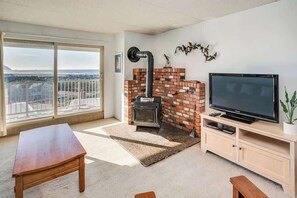 TV, fireplace, DVD player
