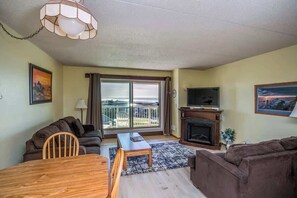 Smart TV, fireplace, DVD player