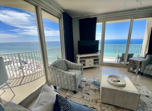 Flat-screen TV - Shores of Panama end unit/FREE BEACH CHAIRS/amazing views! (Panama City Beach)
