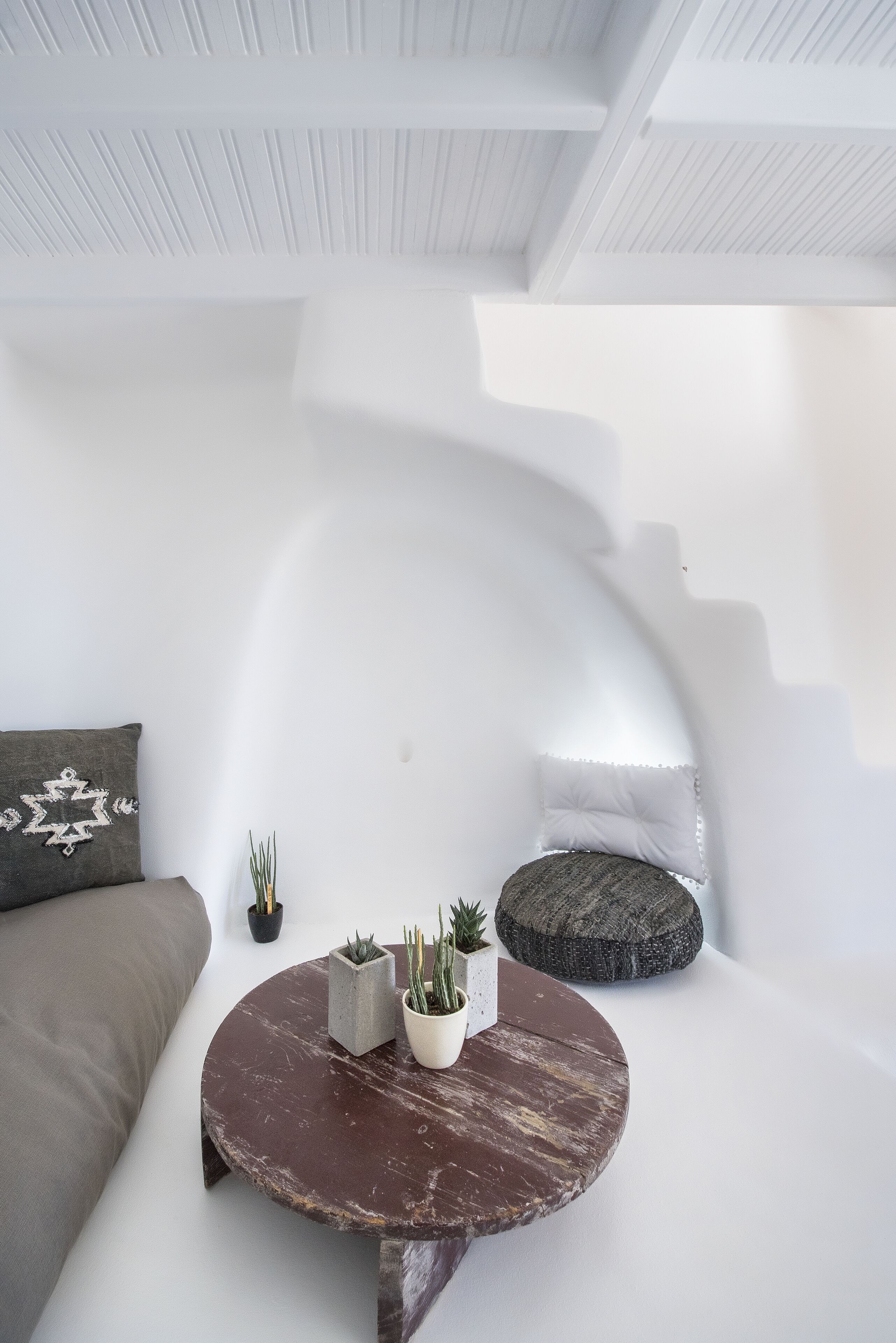 superior suite with plunge pool | living room | flat-screen tv