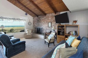 TV, fireplace, DVD player