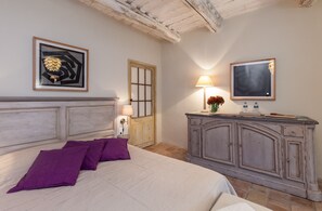 Chambre double | 1 chambre, literie de qualité, coffre-fort, rideaux d’obscurcissement