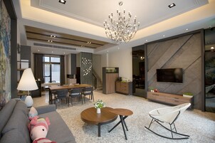 Área de estar no saguão