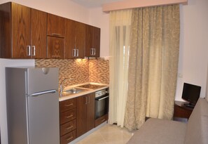 Apartment | Private kitchen - 4-You Residence (Sithonia)