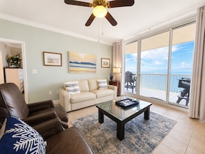 Smart TV, DVD player, table football, ping pong - Beach Club A1808 King/King/Queen/Sofa Sleeper/AirMattress/PacknPlay Sleeps 10 (Gulf Shores)