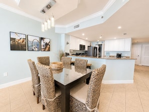 Dining - Beach Club A1808 King/King/Queen/Sofa Sleeper/AirMattress/PacknPlay Sleeps 10 (Gulf Shores)