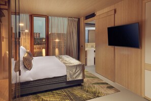 In-room safe, desk, soundproofing, iron/ironing board - Hotel Jakarta Amsterdam (Amsterdam)