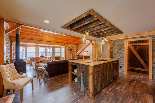 Luxury Mountain Cabin with Views