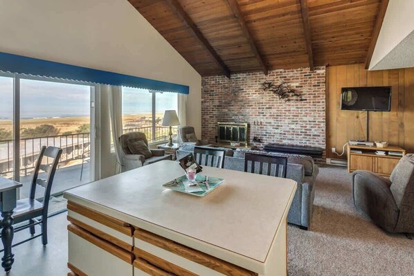 Smart TV, fireplace, DVD player