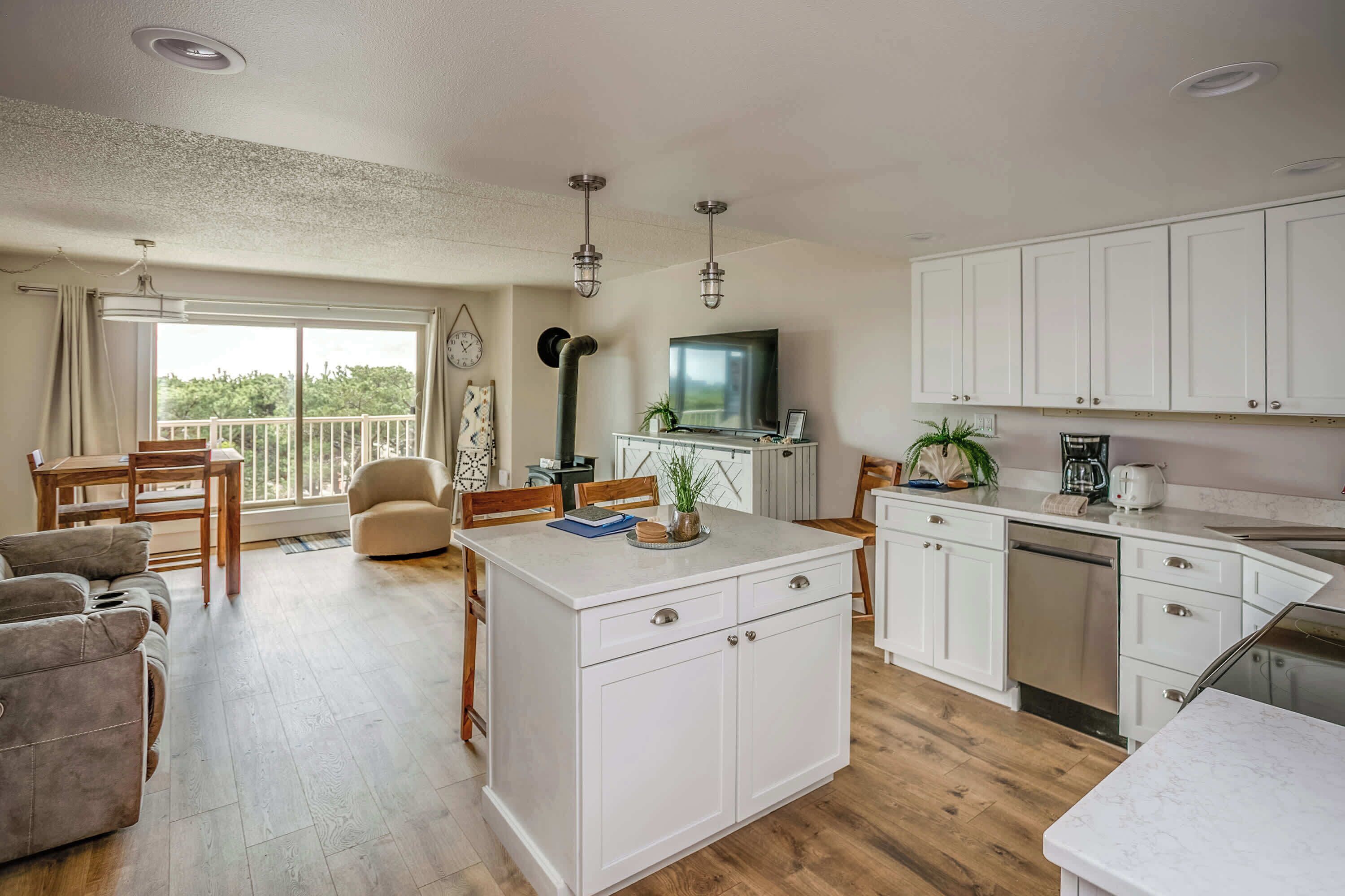 Smart-TV, DVD-Player, Arbeitsbereiche