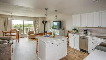 Smart-TV, DVD-Player, Arbeitsbereiche