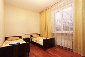 Premium bedding, iron/ironing board, free WiFi, bed sheets