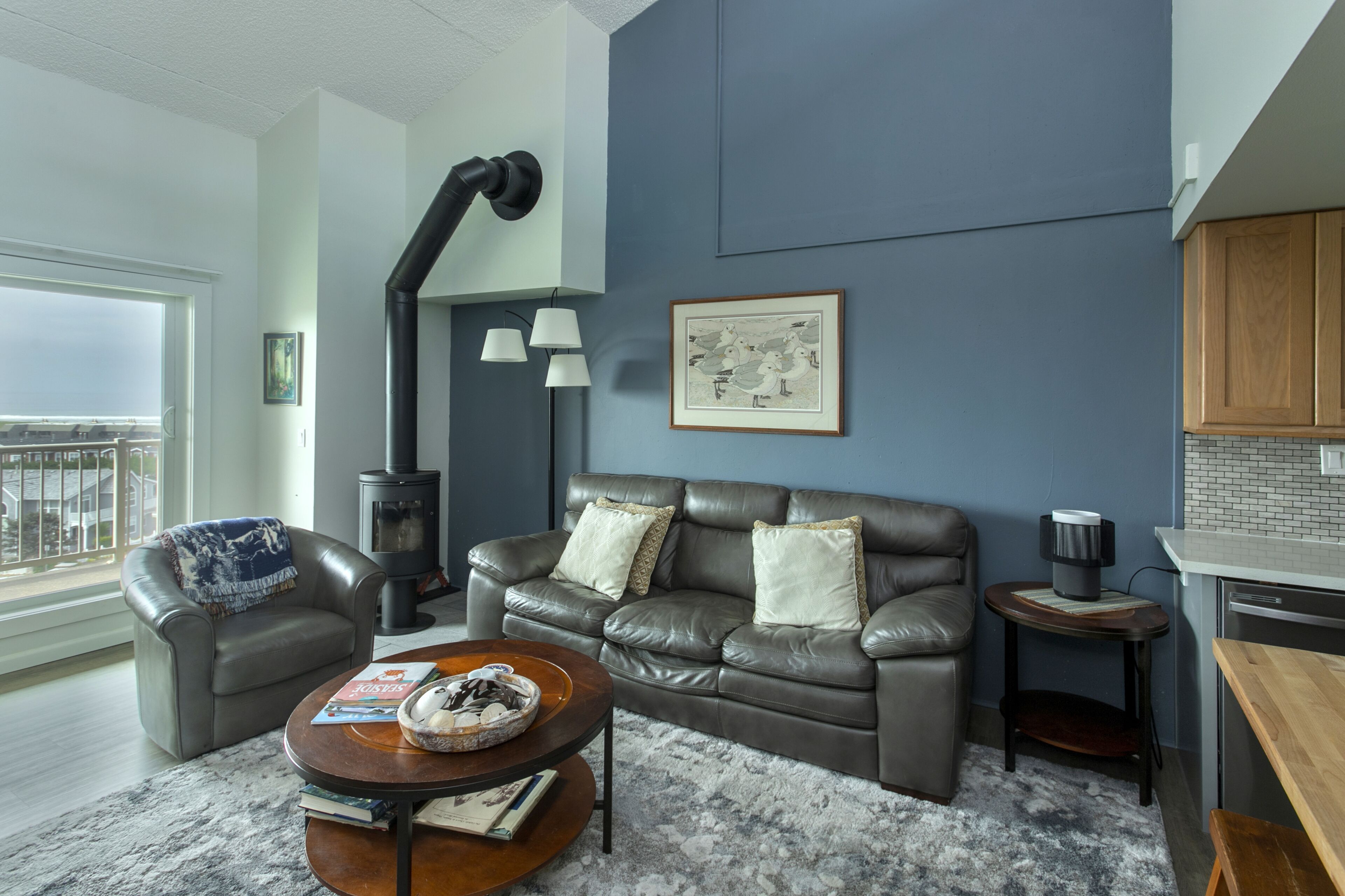 テレビ、DVD プレーヤー