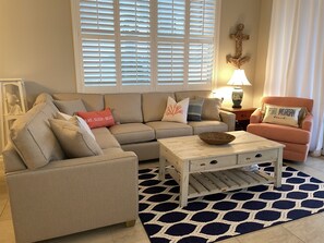 Smart-tv, een dvd-speler, tafelvoetbal en een tafeltennistafel