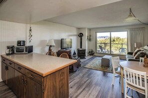 Smart TV, fireplace - Gearhart House G604 (Gearhart)